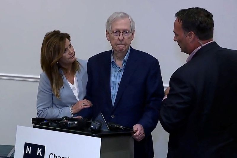 &copy; Reuters. FILE PHOTO: Top U.S. Senate Republican Mitch McConnell appears to freeze up for more than 30 seconds during a public appearance before he was escorted away, the second such incident in a little more than a month, after an event with the Northern Kentucky 