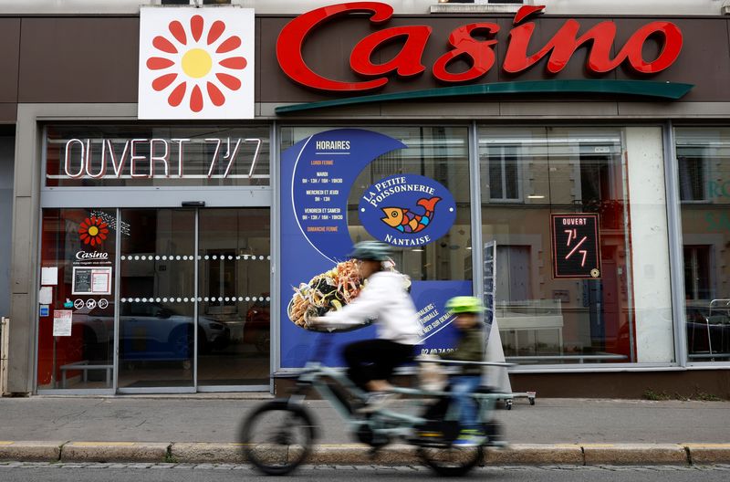 &copy; Reuters. FILE PHOTO: A logo of French retailer?Casino?is pictured outside a?Casino?supermarket in Nantes, France, July 27, 2023. REUTERS/Stephane Mahe/File Photo