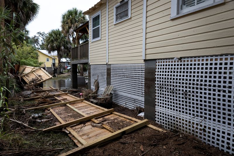 &copy; Reuters. A view of a damaged house after the arrival of Hurricane Idalia, in Cedar Key, Florida, U.S., August 31, 2023. REUTERS/Marco Bello
