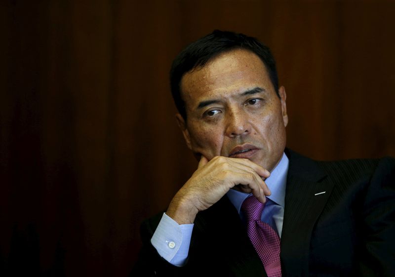 &copy; Reuters. FILE PHOTO: Suntory Holdings Ltd's President and CEO Takeshi Niinami speaks during an interview with Reuters at the company headquarters in Tokyo, Japan, October 26, 2015. REUTERS/Toru Hanai/File Photo