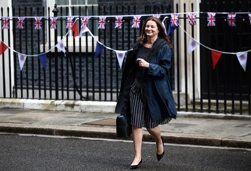 &copy; Reuters. La ministre britannique de l'Education, Gillian Keegan, devant le numéro 10 Downing Street, à Londres. /Photo prise le 9 mai 2023/REUTERS/Henry Nicholls