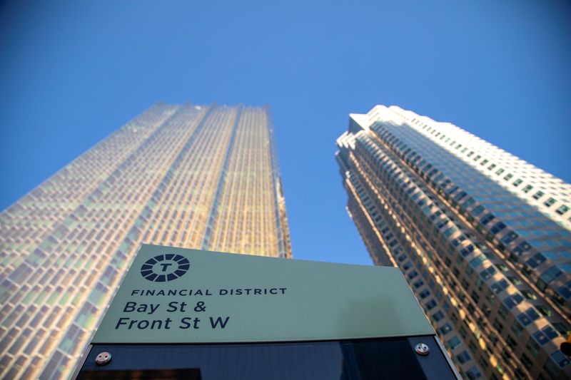 © Reuters. FILE PHOTO: A sign in the financial district in Toronto, Ontario, Canada December 13, 2021.  REUTERS/Carlos Osorio