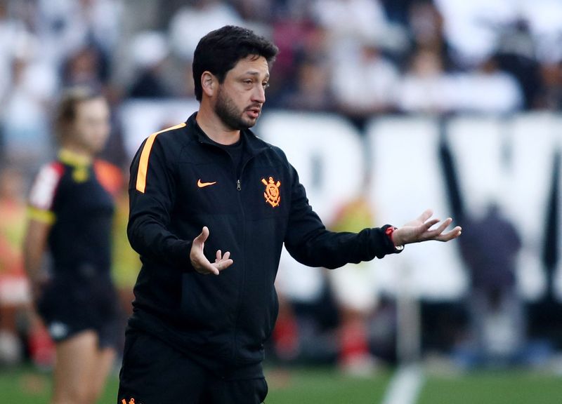 &copy; Reuters. Técnico Arthur Elias em partida do Corinthians no Campeonato Brasileiro de Futebol Feminino
24/09/2022
REUTERS/Carla Carniel