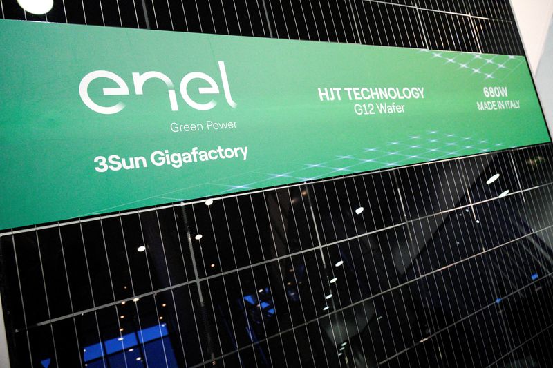 &copy; Reuters. FILE PHOTO: A prototype of a bifacial photovoltaic module is seen inside Italian utility Enel's solar panel gigafactory in Catania, Italy, November 28, 2022. REUTERS/Antonio Parrinello/File Photo