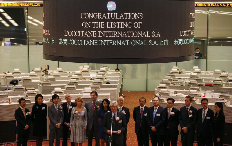 &copy; Reuters. Photo du président de L'Occitane Groupe Reinold Geiger lors du lancement de L'Occitane à la Bourse de Hong Kong. /Photo prise le 7 mai 2010/REUTERS/Bobby Yip