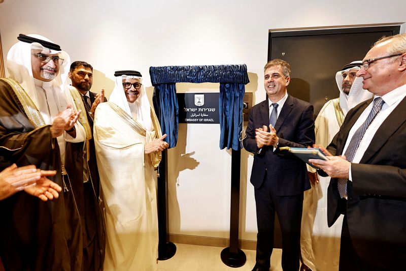 &copy; Reuters. Ministros das Relações Exteriores de Israel, Eli Cohen, e do Barein, Abdullatif Al Zayani, inauguram ofiialmente embaixada israelense em Manama
04/09/2023
REUTERS/Hamad I Mohammed