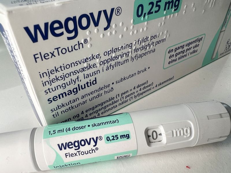 &copy; Reuters.  ９月４日、 デンマークの製薬大手ノボノルディスクは４日、英国で肥満症治療薬「ウゴービ」の販売を開始した。写真はウゴービ。オスロで１日撮影（２０２３年　ロイター）