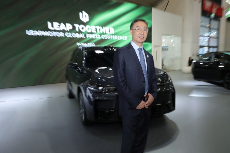 &copy; Reuters. Leapmotor's CEO Zhu Jiangming poses in front of a C10 model during an event a day ahead of the official opening of the 2023 Munich Auto Show IAA Mobility, in Munich, Germany, September 4, 2023. REUTERS/Leonhard Simon