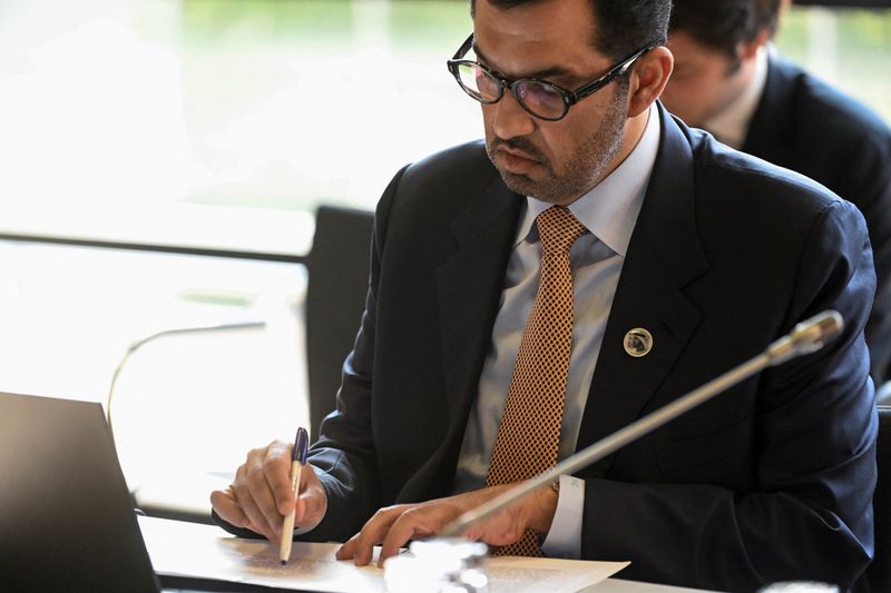 &copy; Reuters. FOTO DE ARCHIVO: El ministro de Industria de Emiratos Árabes Unidos, Sultan Al Jaber, asiste a la Conferencia sobre el Cambio Climático en Bonn, Alemania, el 8 de junio de 2023. REUTERS/Jana Rodenbusch/Fotografía de archivo