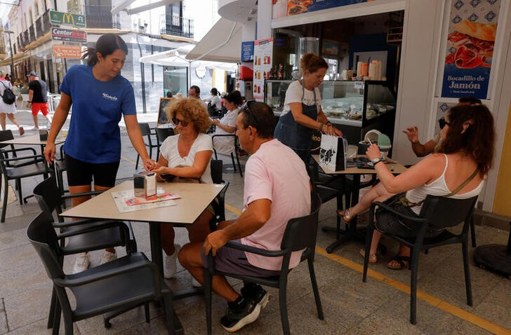 &copy; Reuters. Bar em Ronda, Espanha
27/07/2023. REUTERS/Jon Nazca