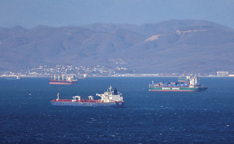 &copy; Reuters. A view shows cargo vessels in Nakhodka Bay near the port city of Nakhodka, Russia, December 4, 2022. REUTERS/Tatiana Meel/File photo