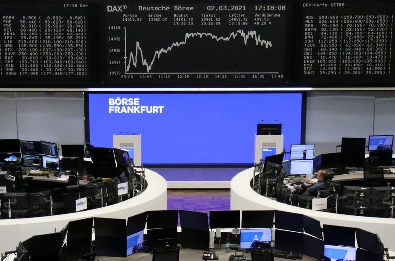 © Reuters. El gráfico del índice bursátil alemán DAX en la bolsa de Fráncfort, Alemania, el 2 de marzo de 2021. REUTERS/Personal