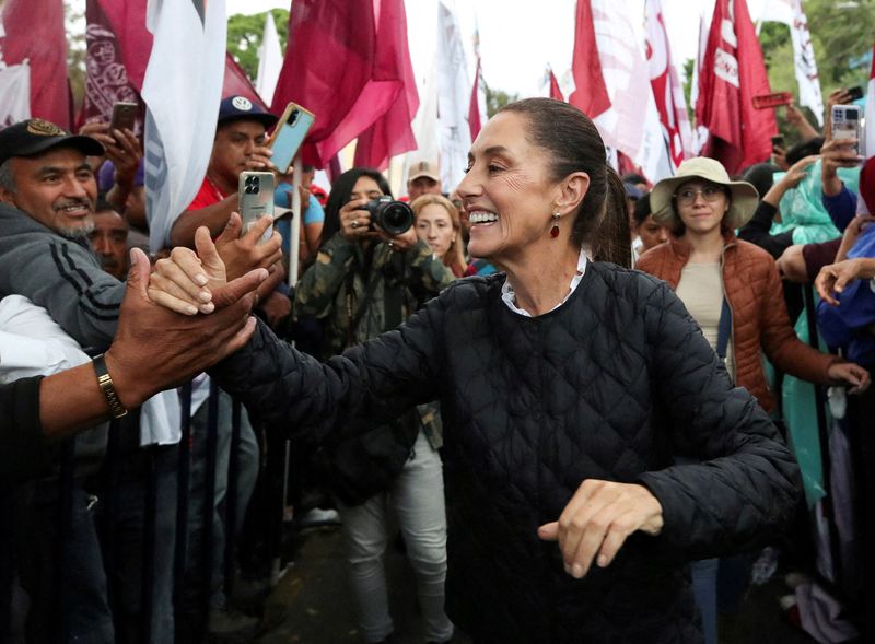 &copy; Reuters. Ex-prefeita da Cidade do México Claudia Sheinbaum faz campanha para ser indicada candidata à Presidência
01/08/2023
REUTERS/Henry Romero