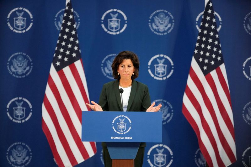 &copy; Reuters. FILE PHOTO: U.S. Secretary of Commerce Gina Raimondo attends a press conference at the Boeing Shanghai Aviation Services near the Shanghai Pudong International Airport, in Shanghai, China August 30, 2023. REUTERS/Aly Song/File Photo