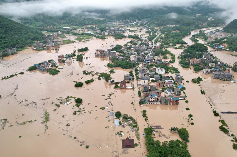 Chine: Le typhon Haikui provoque des pluies diluviennes dans le sud-est