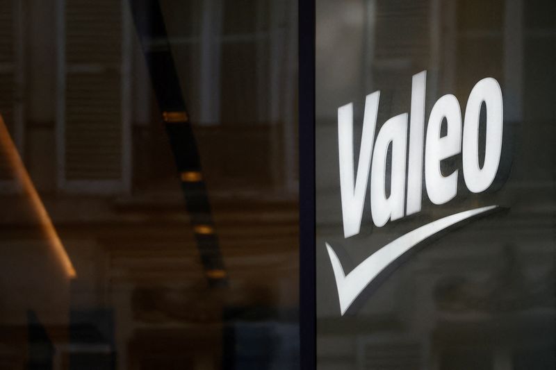 &copy; Reuters. FILE PHOTO: A logo of French automotive supplier Valeo is seen in Paris, France, February 20, 2023. REUTERS/Sarah Meyssonnier