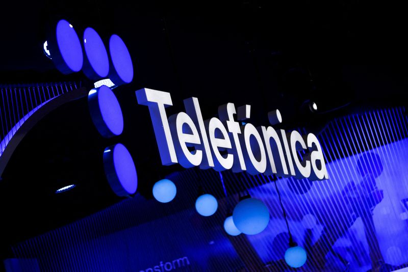 &copy; Reuters. FILE PHOTO: The logo of Spanish Telecom company Telefonica is seen during GSMA's 2022 Mobile World Congress (MWC) in Barcelona, Spain February 28, 2022. REUTERS/Nacho Doce/File Photo