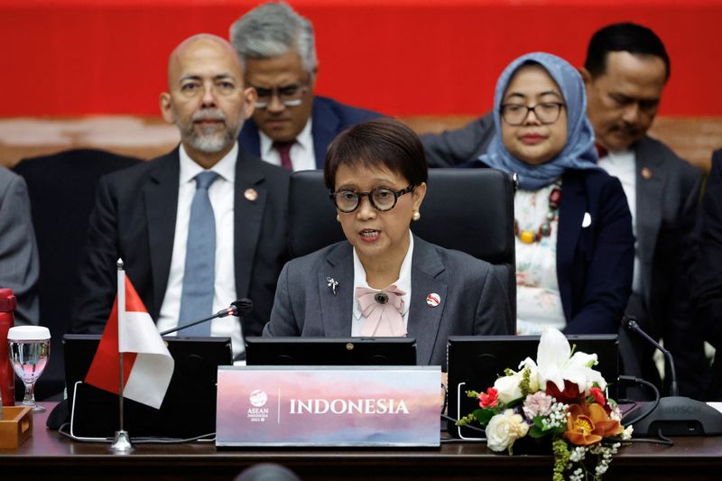 &copy; Reuters. وزيرة الخارجية الإندونيسية ريتنو مرسودي خلال الاجتماع الرابع والثلاثين لمجلس التنسيق لرابطة دول جنوب شرق آسيا (آسيان) بجاكرتا في الرابع من 