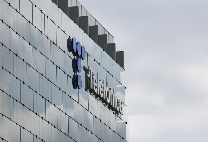 &copy; Reuters. The logo of Spanish Telecom company is displayed atop the company's building in Madrid, Spain, September 6, 2023. REUTERS/Violeta Santos Moura