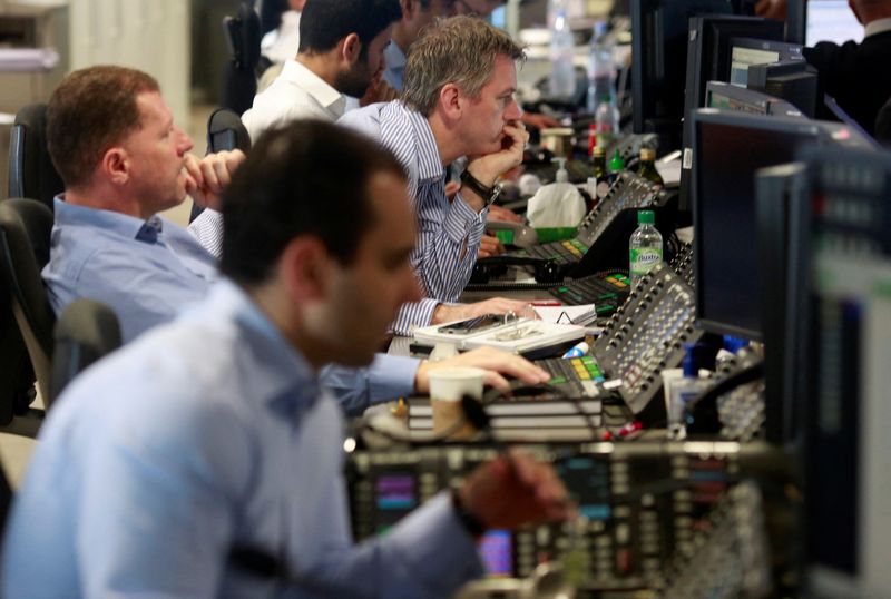 &copy; Reuters. Photo de traders à Londres. /Photo prise le 24 juin 2016/REUTERS/Russell Boyce