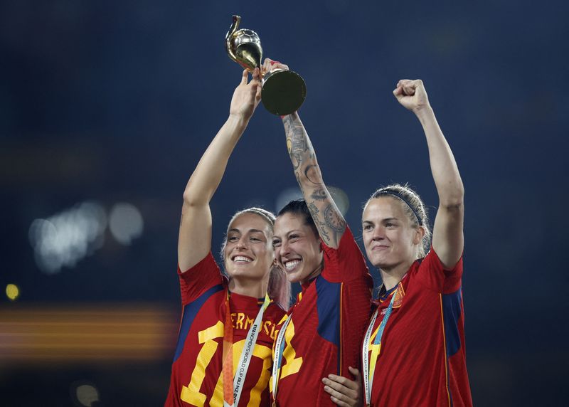 &copy; Reuters. Jenni Hermoso (ao centro) comemora com outras jogadoras da seleção espanhola conquita da Copa do Mundo
20/08/2023
REUTERS/Amanda Perobelli