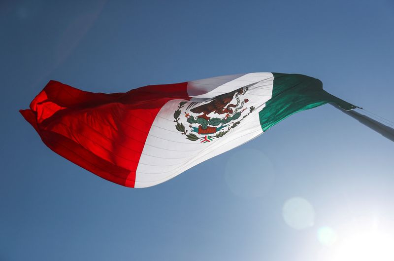 &copy; Reuters. Bandeira do México
24/02/2021
REUTERS/Henry Romero