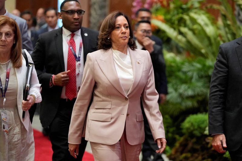 &copy; Reuters. U.S. Vice President Kamala Harris leaves after attending the East Asia Summit at the Association of Southeast Asian Nations (ASEAN) Summit in Jakarta, Indonesia, Thursday, Sept. 7, 2023.     Achmad Ibrahim/Pool via REUTERS
