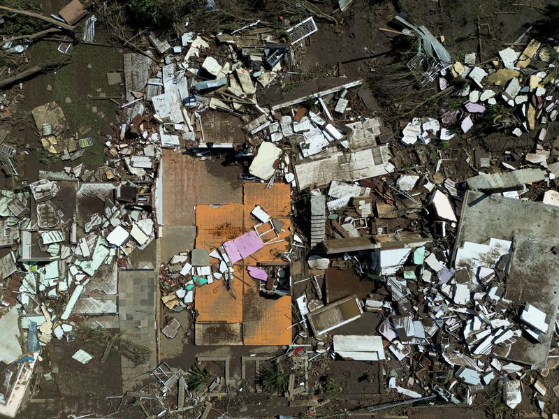 &copy; Reuters. Casas destruídas por ciclone extratropical em Muçum, no Rio Grande do Sul
06/07/2023
REUTERS/Diego Vara