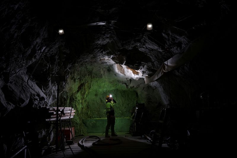 &copy; Reuters. FILE PHOTO: Engineering student Mark Peirce from the School of Mines poses for a portrait in the college's experimental mine in Idaho Springs, Colorado, U.S., December 9, 2021.  REUTERS/Kevin Mohatt/File Photo