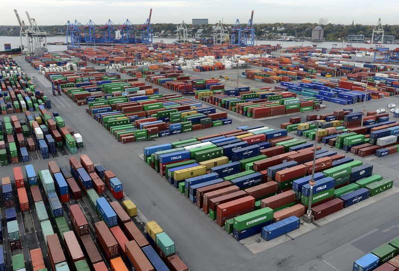 &copy; Reuters. FILE PHOTO: Containers are seen at the container terminal "Burchardkai" of the Hamburger Hafen und Logistik AG (HHLA) in the harbour of Hamburg October 17, 2012. REUTERS/Fabian Bimmer/File Photo 