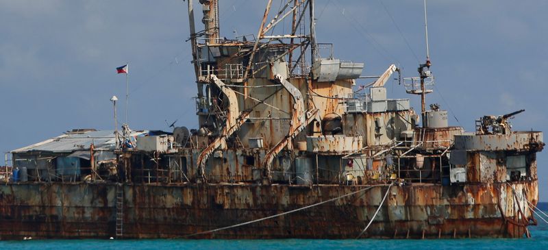 &copy; Reuters. 　９月８日、中国海警局は、南シナ海の仁愛礁（フィリピン名アユンギン礁、英語名セカンド・トーマス礁）付近で座礁軍艦「シエラマドレ号」への補給任務を遂行していたフィリピン船に