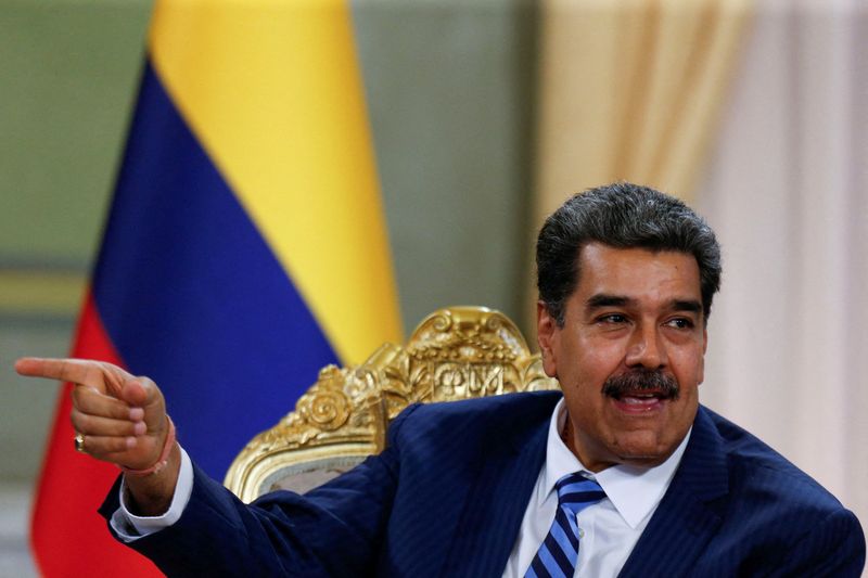 &copy; Reuters. الرئيس الفنزويلي نيكولاس مادورو خلال اجتماع في قصر ميرافلوريس في كاراكاس يوم 16أغسطس آب 2023. تصوير: ليوناردو فرنانديث بيلوريا - رويترز.