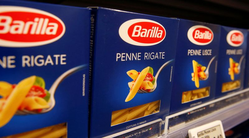 &copy; Reuters. FILE PHOTO: Penne rigata pasta of Italian food company Barilla is offered at a supermarket of Swiss retail group Coop in Zumikon, Switzerland December 13, 2016.  REUTERS/Arnd Wiegmann/File Photo