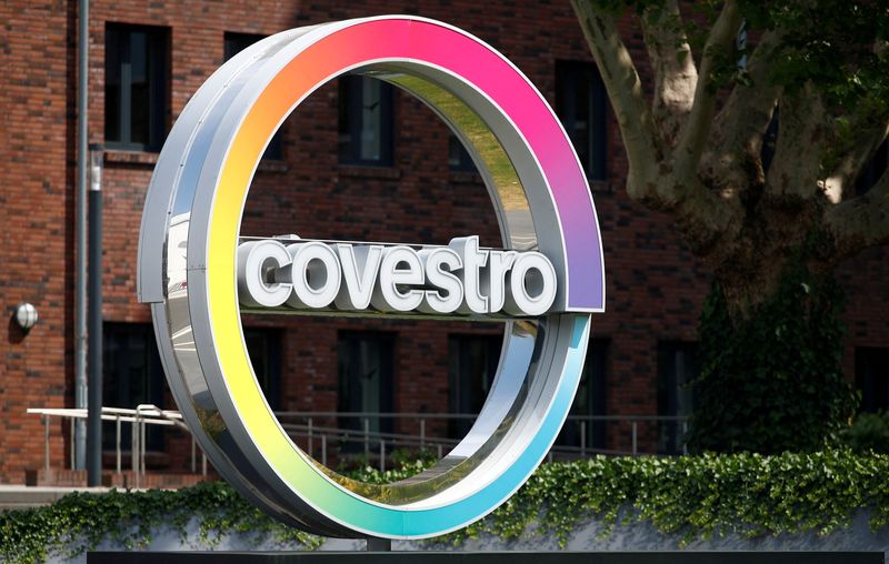 &copy; Reuters. FILE PHOTO: The logo of German chemicals maker Covestro is pictured outside its headquarters in Leverkusen, Germany, July 26, 2019. REUTERS/Wolfgang Rattay/File Photo