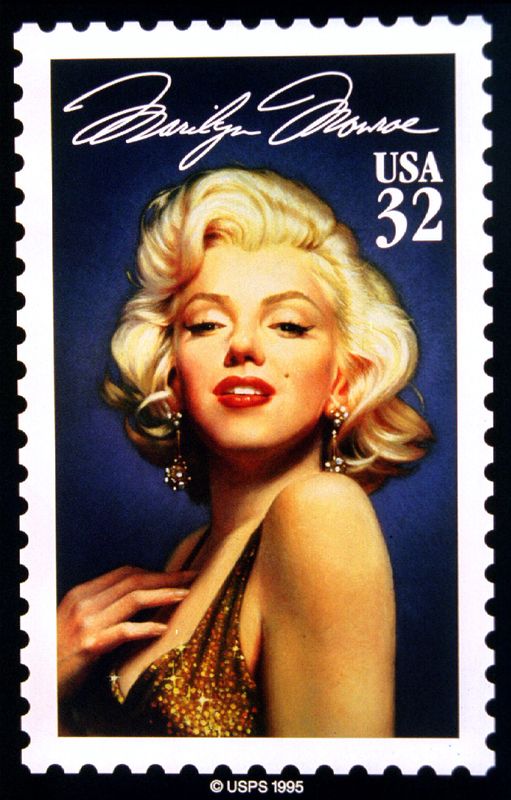 &copy; Reuters. The new US postage stamp commerating actress Marilyn Monroe, was unveiled in New York January 5, 1995.  REUTERS/Mike Segar