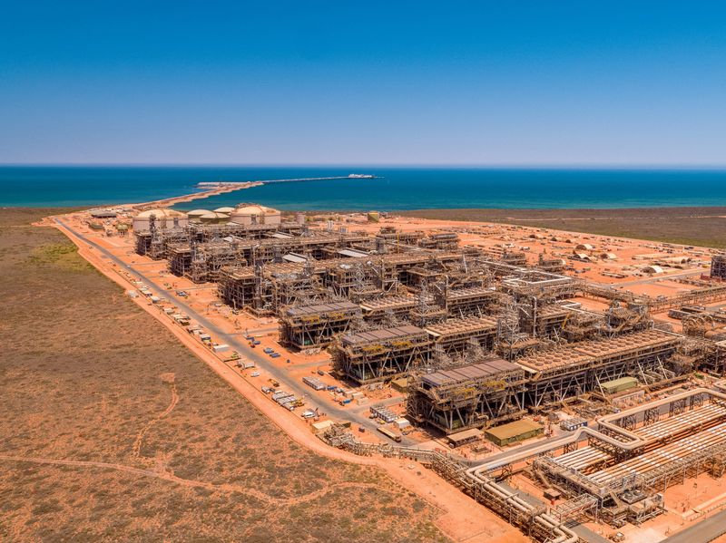 © Reuters. FILE PHOTO: A view of Chevron-operated Gorgon project on Barrow Island, Australia, as seen in this undated handout  image  obtained by Reuters on September 8, 2023. Chevron/Handout via REUTERS/File Photo
