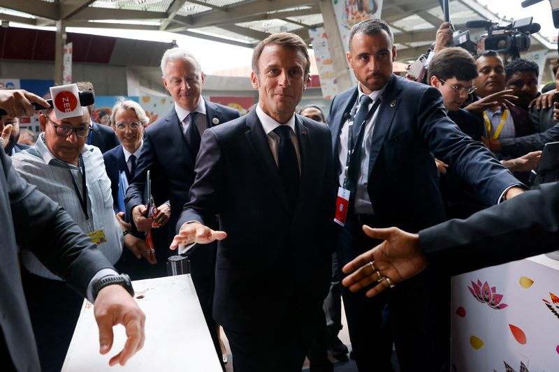 &copy; Reuters. Emmanuel Macron devant la presse lors du sommet du G20 à Delhi, en Inde. /Photo prise le 10 septembre 2023/REUTERS/Adnan Abidi