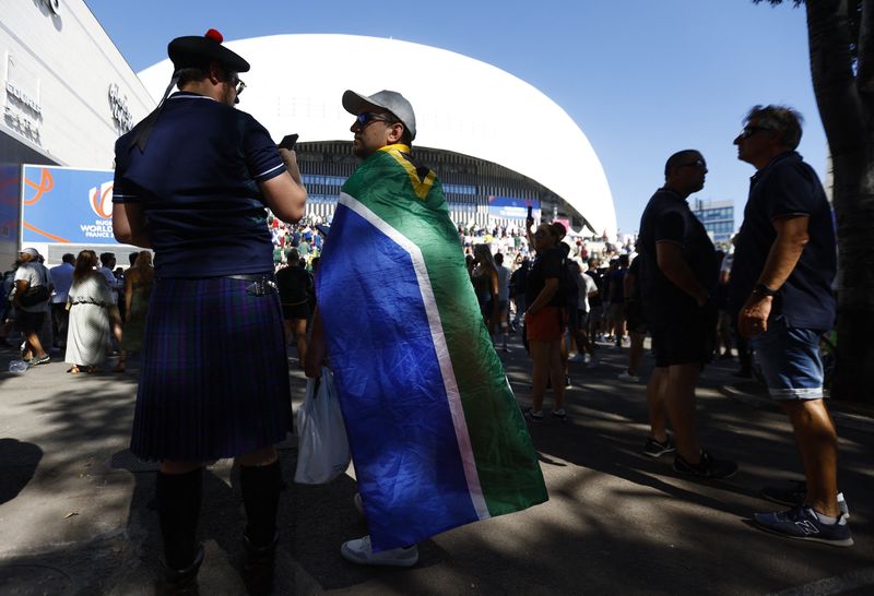 &copy; Reuters. Des supporters devant l'Orange Vélodrome avant la rencontre entre l'Afrique du Sud et l'Écosse dans le cadre de la Coupe du monde de rugby 2023. /Photo prise le 10 septembre 2023/REUTERS/Peter Cziborra
