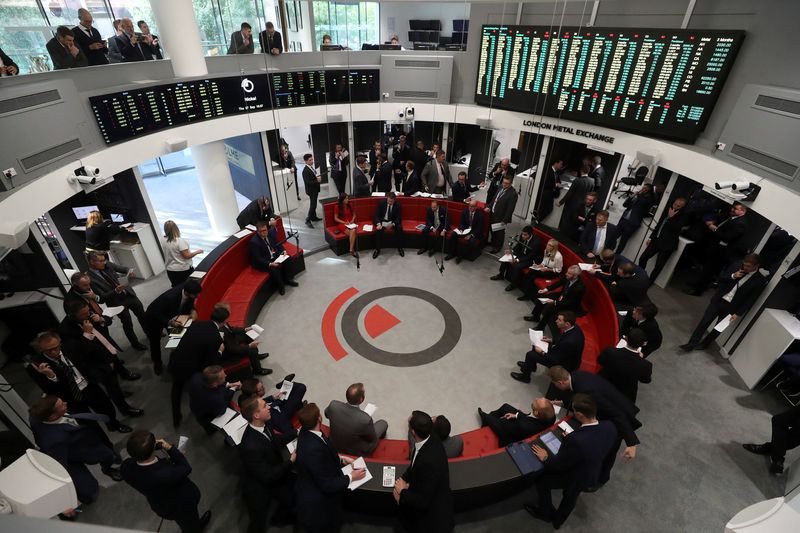 &copy; Reuters. Traders work on the floor of the London Metal Exchange, in London, Britain September 27, 2018. REUTERS/Simon Dawson/File photo