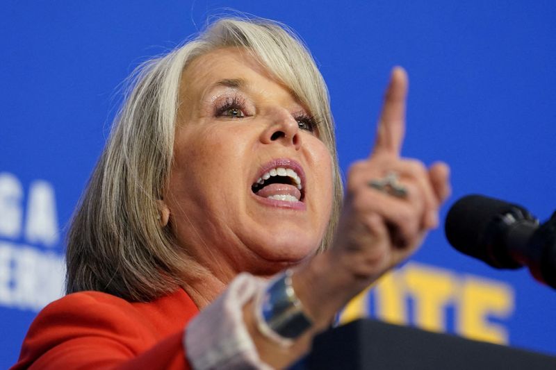 © Reuters. FILE PHOTO: Governor of New Mexico Michelle Lujan Grisham speaks at a Democratic Party of New Mexico campaign rally featuring U.S. President Joe Biden at the Gallegos Community Center in Albuquerque, New Mexico, U.S., November 3, 2022. REUTERS/Kevin Lamarque/File Photo