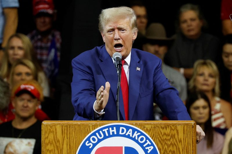 &copy; Reuters. Former U.S. President and Republican presidential candidate Donald Trump speaks at a South Dakota Republican party rally in Rapid City, South Dakota, U.S. September 8, 2023. REUTERS/Jonathan Ernst/File photo