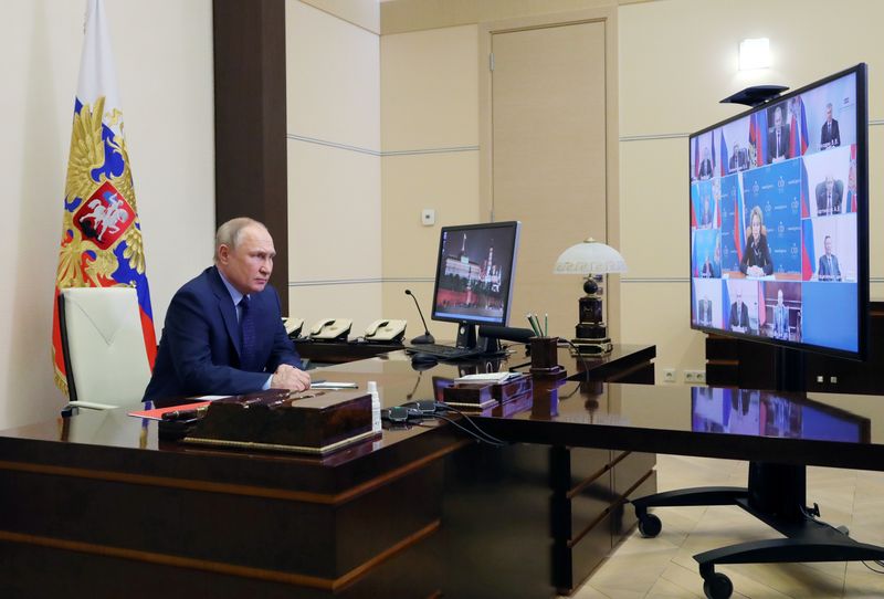 &copy; Reuters. Putin comanda reunião em Novo-Ogaryovo
 7/4/2022   Sputnik/Mikhail Klimentyev/Kremlin via REUTERS