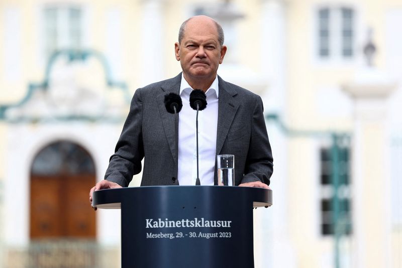 &copy; Reuters. FILE PHOTO: German Chancellor Olaf Scholz attends a press conference after a closed cabinet meeting at Schloss Meseberg, near Gransee, Germany, August 30, 2023. REUTERS/Lisi Niesner