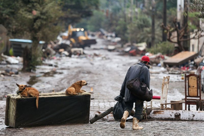 &copy; Reuters. Destruição na cidade de Lajeado (RS) após passagem de ciclone
 8/9/2023   REUTERS/Diego Vara