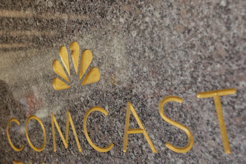 &copy; Reuters. The NBC and Comcast logos are displayed on 30 Rockefeller Plaza in midtown Manhattan in New York, U.S., February 27, 2018.  REUTERS/Lucas Jackson/File photo