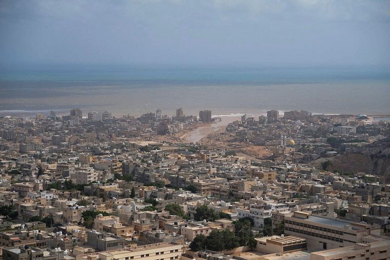 &copy; Reuters. منظر عام لمدينة درنة بعد عاصفة قوية وأمطار غزيرة ضربت المدينة في ليبيا يوم الثلاثاء. تصوير: عصام عمران الفيتوري-رويترز.