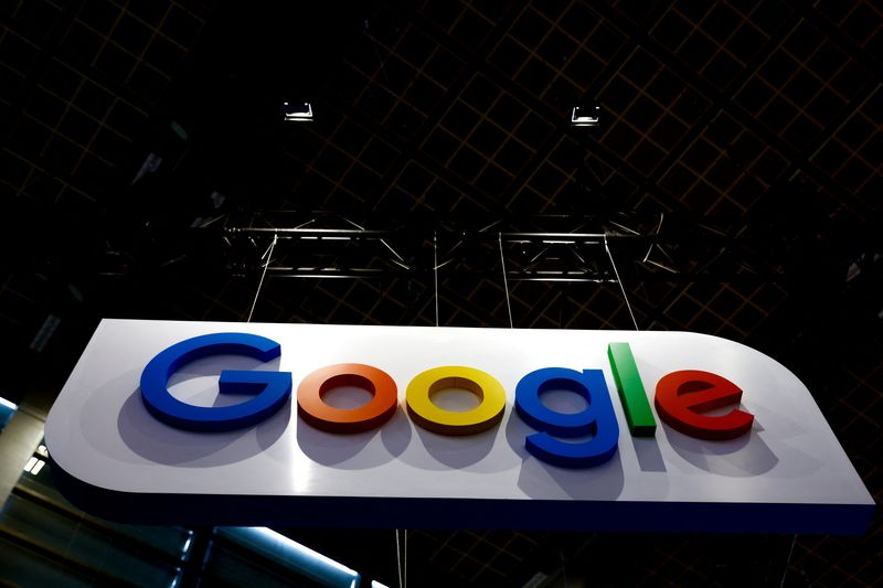 © Reuters. The logo of Google is seen at the Viva Technology conference dedicated to innovation and startups at Porte de Versailles exhibition center in Paris, France, June 14, 2023. REUTERS/Gonzalo Fuentes