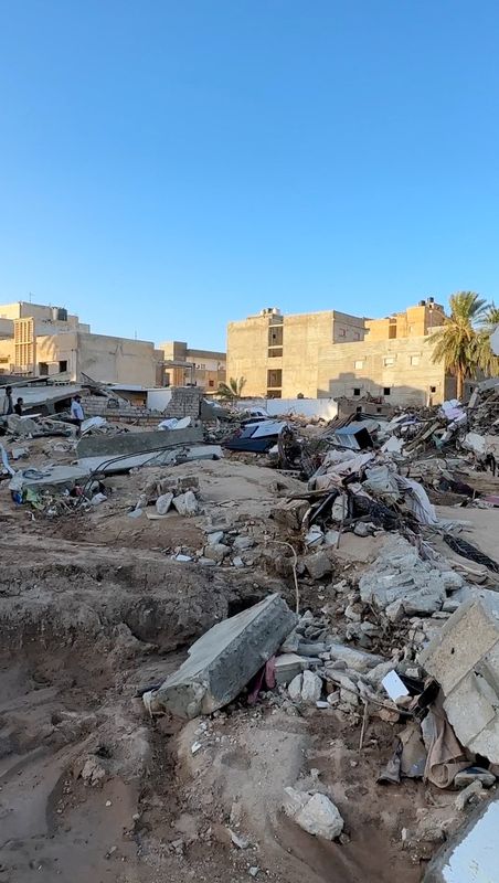 © Reuters. جانب من الدمار الناتج عن عاصفة قوية وأمطار غزيرة ضربت ليبيا في درنة يوم الثلاثاء في صورة حصلت عليها رويترز من مقطع مصور على وسائل التواصل الاجتماعي. (يحظر إعادة بيع الصورة أو الاحتفاظ بها في الأرشيف.)