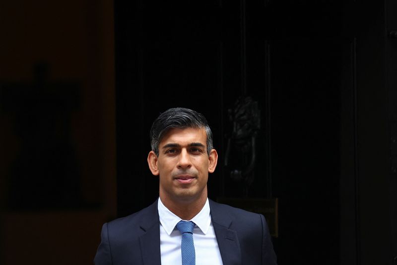 &copy; Reuters. British Prime Minister Rishi Sunak walks on Downing Street, in London, Britain, September 13, 2023. REUTERS/Toby Melville