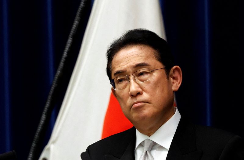Premiê do Japão diz que novo gabinete vai garantir que crescimento salarial exceda inflação